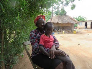 Prix de la jeune entreprise africaine Avec AEST, son entreprise sociale Ougandaise Betty Ikalany propose des briquettes à base