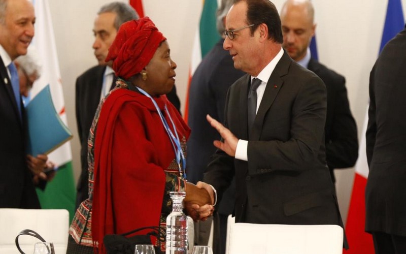 COP21: François Hollande promet 6 milliards d’euros à une douzaine de chefs d’états africains lors de leur mini-sommet