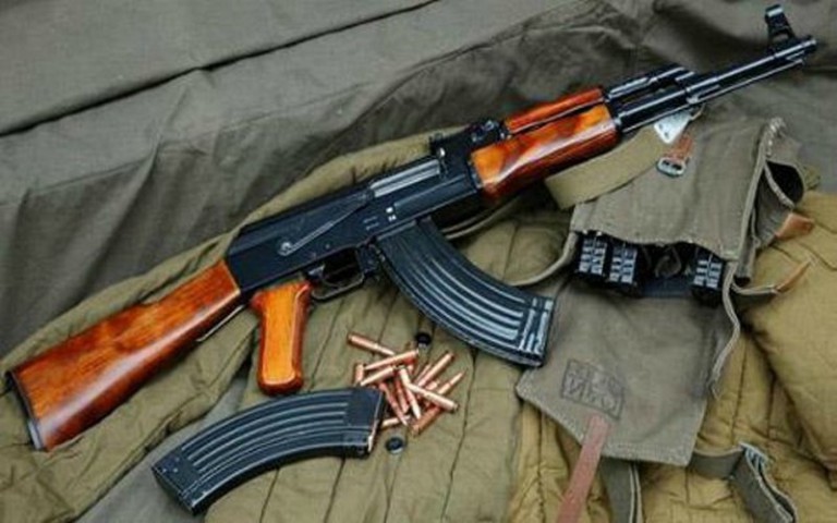 Sénégal : les gardes forestiers démantèlent un réseau de 15 malfrats et saisissent 150 kalachnikovs