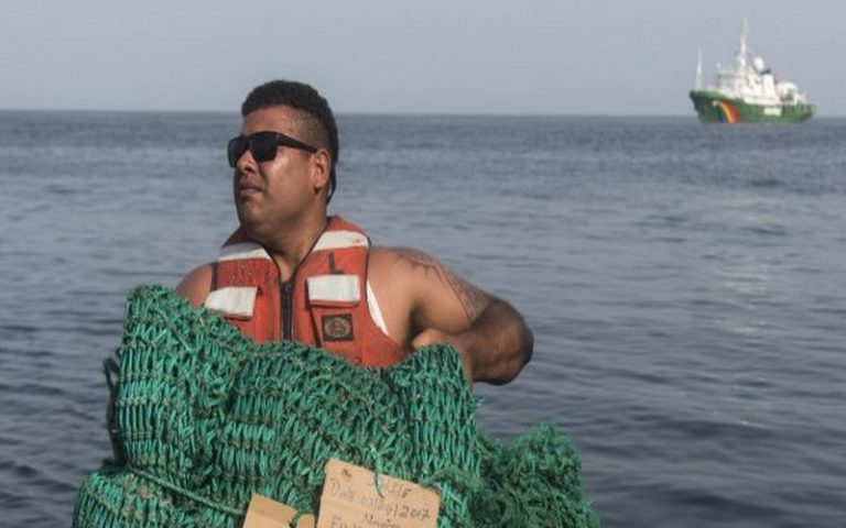 Greenpeace vole au secours de la pêche illicite en Afrique