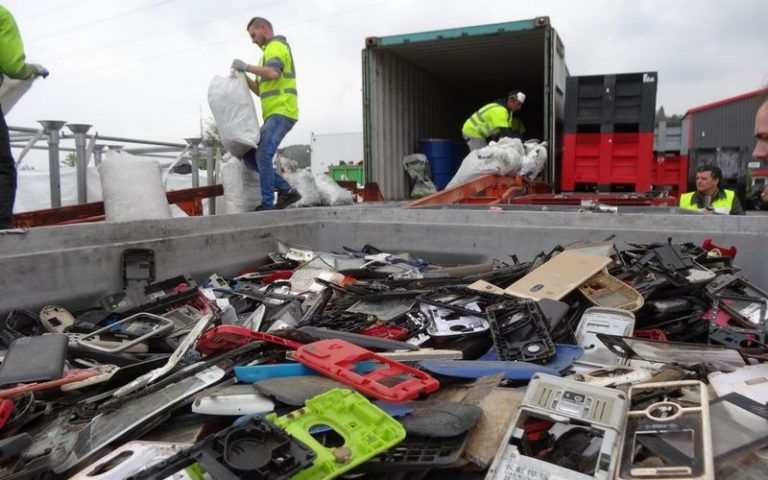 Morphosis recycle les téléphones portables hors d’usage collectés dans cinq pays d’Afrique