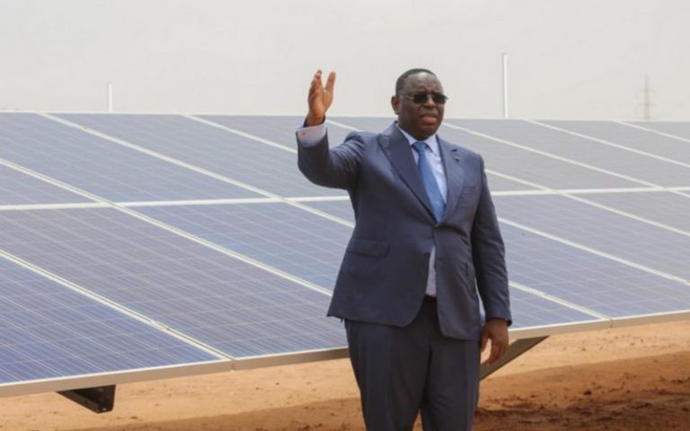 Macky Sall inaugure la centrale solaire de Santhiou Mékhé