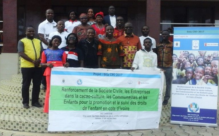 Côte d’Ivoire : l’administration préfectorale et les entreprises de cacao planifient une stratégie de protection des enfants de San Pedro