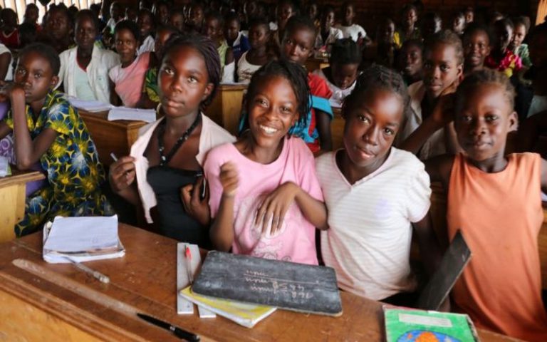 L’Italie soutient le PAM dans l’octroi de repas scolaires au Mali