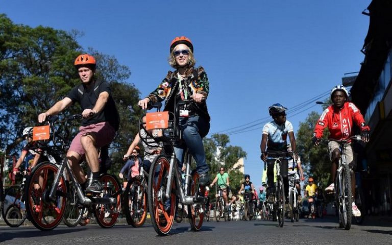 Les cyclistes s’insurgent contre la pollution de l’air au Kenya