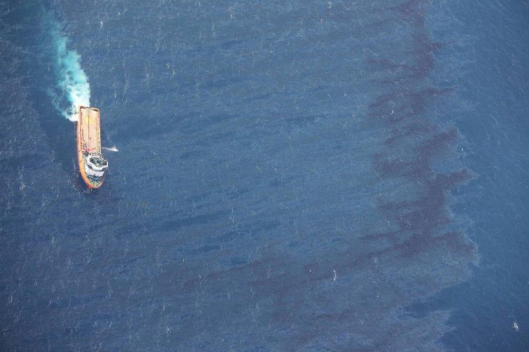 Catastrophe écologique en mer de Chine: la marée noire aurait triplé de taille