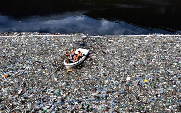 Les océans, principaux dépotoirs de déchets plastiques