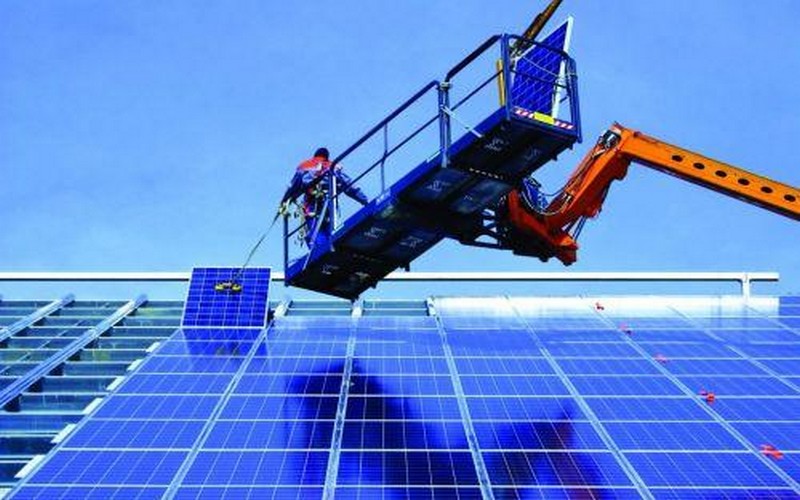 La Tunisie s’achemine vers la construction de 1 000 MW de solaire et d’éolien