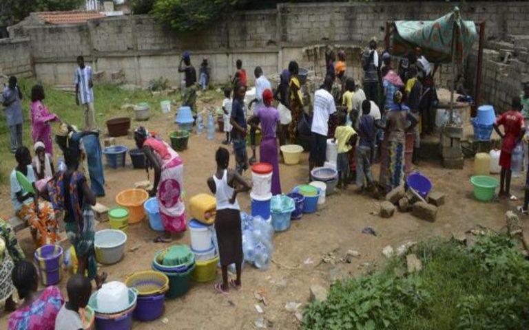 Pénurie d’eau à Dakar (Sénégal), vers des émeutes de la soif ?