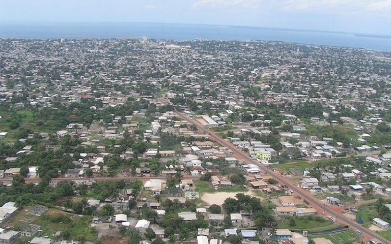 Le Gabon submergé par les ordures suite à la grève des éboueurs
