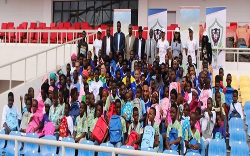 Les Panthères et la Fégafoot au chevet de quatre orphelinats du Gabon