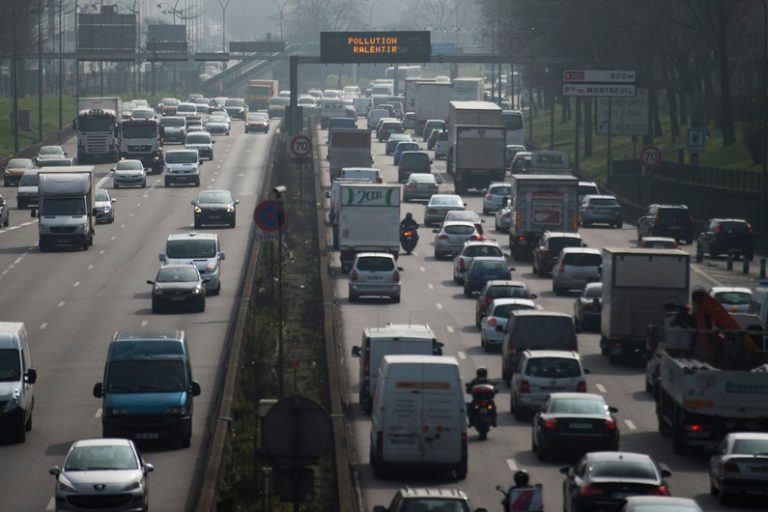 L’ambition européenne de réduction des émissions de CO2, inquiète l’industrie automobile