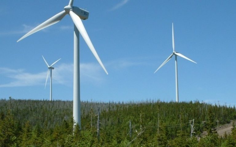 Quatre accords de production d’énergie éolienne signés en Tunisie