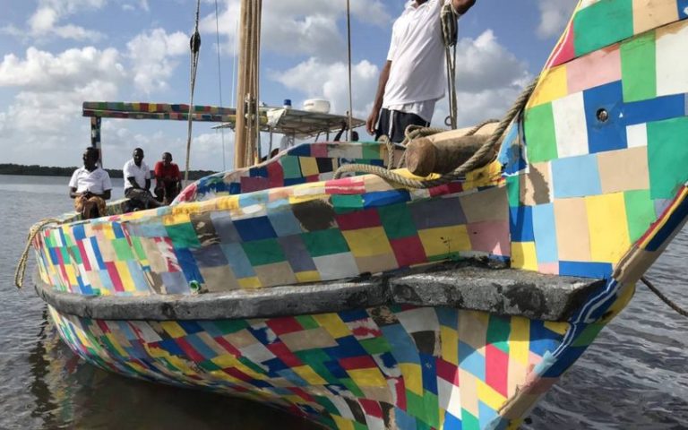 Kenya : un voilier boucle sa 1ère sensibilisation contre les dangers de la pollution marine