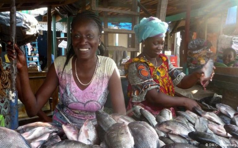 8 mars-pêche : le travail ardu des femmes ivoiriennes mis en exergue