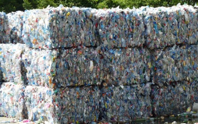 Kinshasa (RDC) polluée par les emballages plastiques