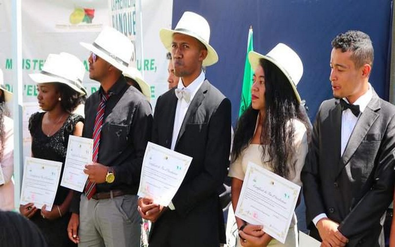 Madagascar : la première promotion de 35 jeunes agripreneurs sortie