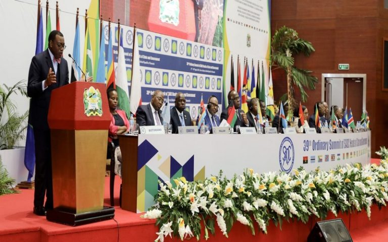« Les 13 milliards de dollars investis par la Banque africaine de développement en Afrique australe donnent de solides résultats. » Akinwumi Adesina, au Sommet de la SADC.