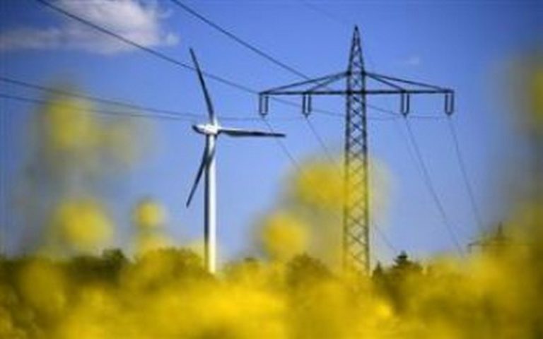 La Kenya Power financera l’hybridation au solaire et à l’éolienne de 23 mini-réseaux