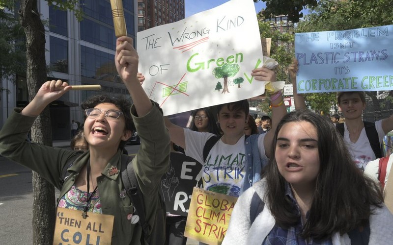 « Nous sommes là pour faire pression sur les politiques », scandent les marcheurs pour le climat