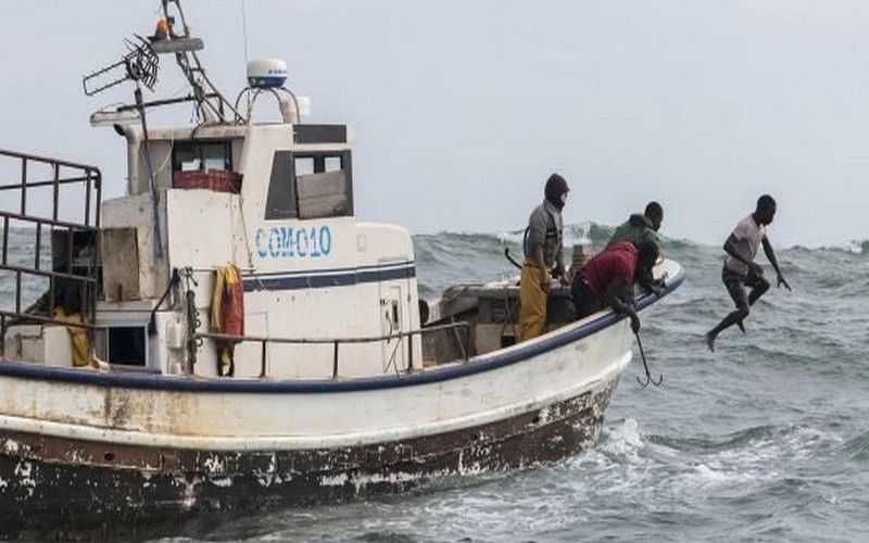 ARTS – Photographie : « Filets obscurs », zoom sur la pêche illégale au large de l’Afrique