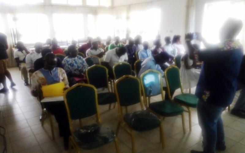 Gabon : Lee White reçoit les représentants des organisations syndicales des travailleurs du secteur forêt-bois