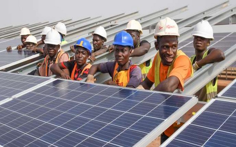 Burkina Faso : la BAD approuve un prêt de 48,82 millions d’euros pour améliorer l’accès à l’énergie à travers le projet Yeleen