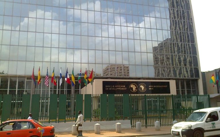 La BAD finance le développement des réseaux de transport d’électricité et l’électrification rurale au Maroc