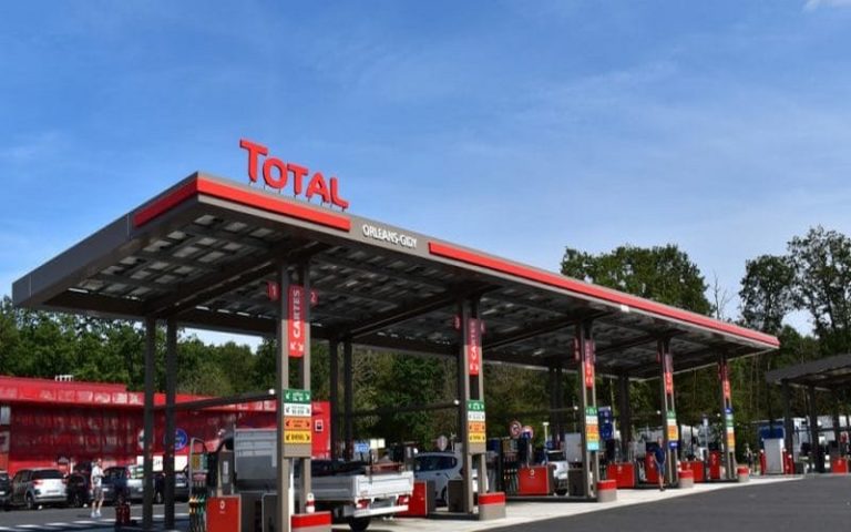 Le Zimbabwe vise à alimenter sous peu 50 % de ses stations grâce au solaire