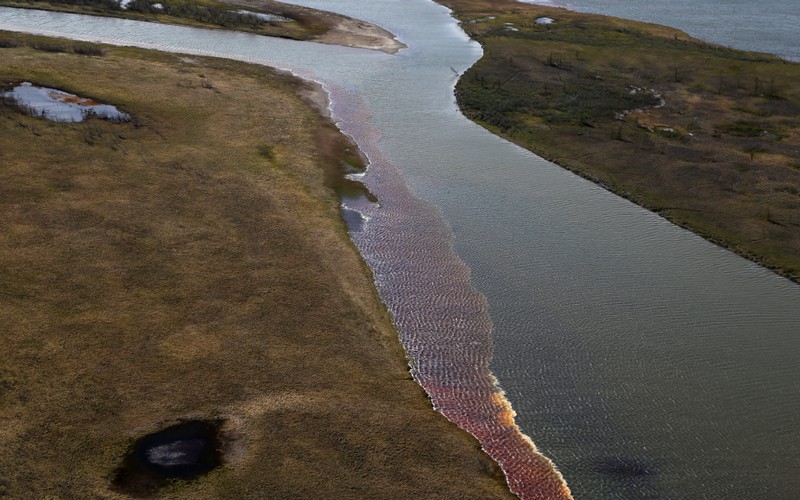 Pollution dans l’Arctique : un lac d’eau douce voisin affecté par la catastrophe
