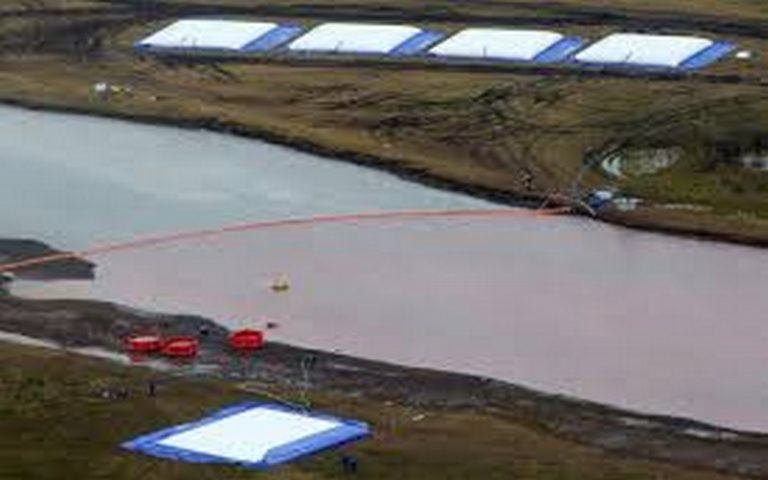 Risque écologique en Arctique russe : des eaux usées rejetées dans la nature