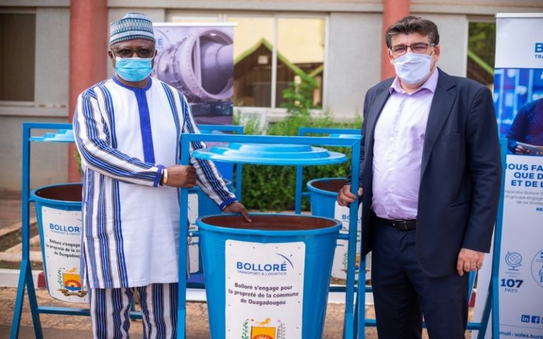 Campagne Yilimdé de la mairie de Ouagadougou : Bolloré Transport & Logistics fait un don de poubelles