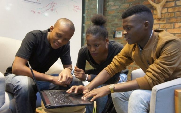 Des solutions numériques efficaces face à la pandémie de COVID-19 en Afrique recensées