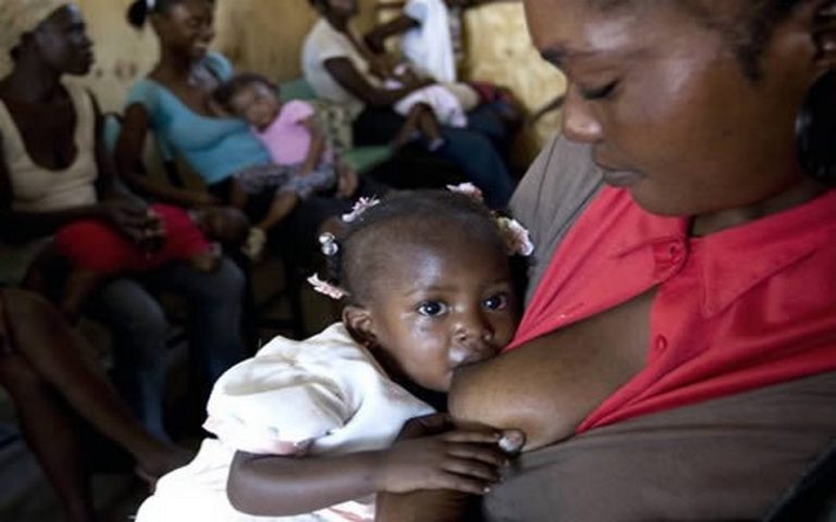 L’OMS et l’UNICEF considèrent l’allaitement maternel exclusif comme une priorité de santé publique en Afrique
