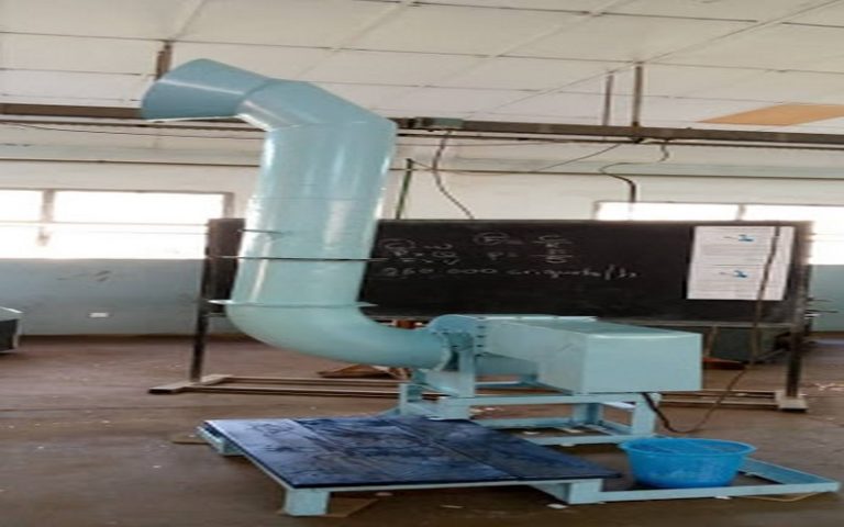 Innovation : un Sénégalais invente une moissonneuse à criquets