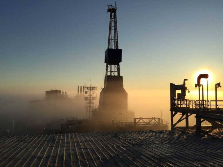 Entre découvertes de gisements géants et baisse de la demande : L’âge d’or du pétrole en question ?