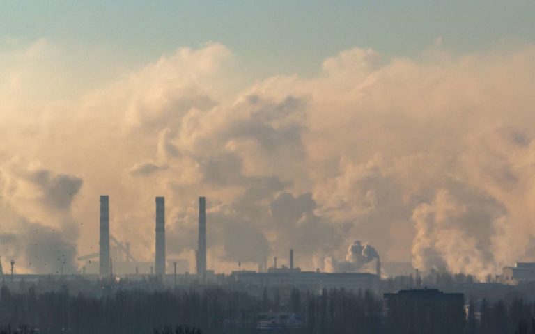 La pollution atmosphérique pourrait amplifier la mortalité par COVID-19 de 15 %