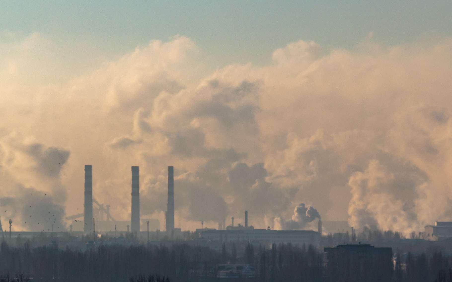 La pollution atmosphérique pourrait amplifier la mortalité par COVID-19 de 15 %