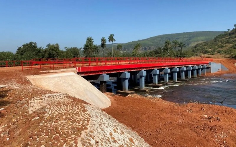 RUSAL construit et inaugure un pont sur la rivière Samou en Guinée