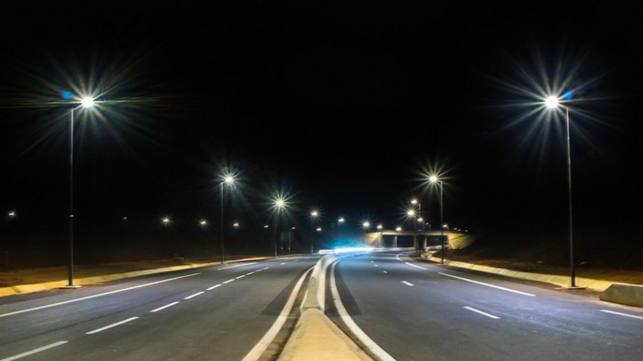 Sénégal : projet de 50 000 lampadaires solaires, le point avec Djiby Ndiaye, DG de l’ANER