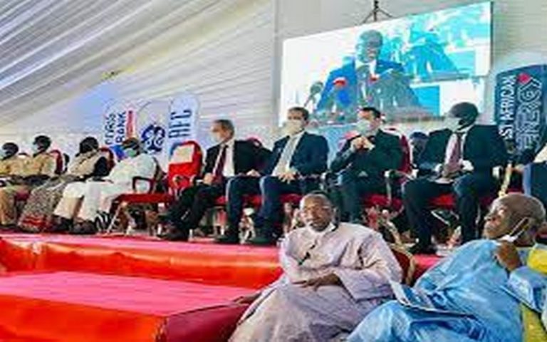 Le Sénégal procède officiellement à la pose de la première pierre d&rsquo;une centrale électrique de 300 MW