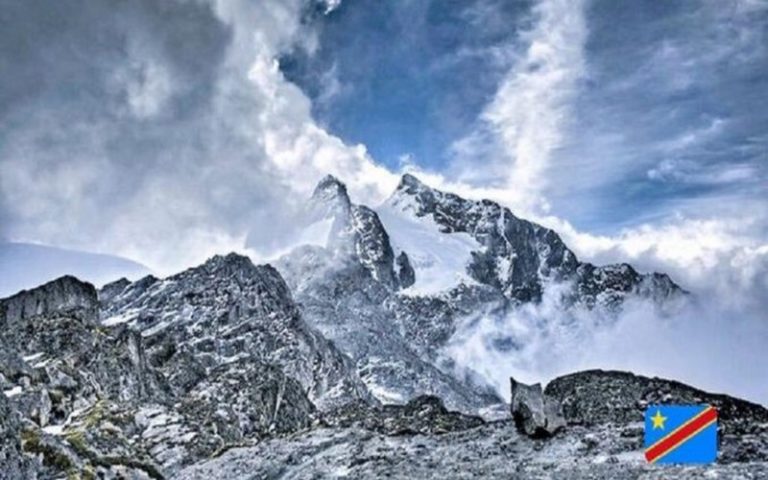 Saviez-vous qu&rsquo;il y a un glacier entre la RDC et l&rsquo;Ouganda, et qu&rsquo;il fond dangereusement ?