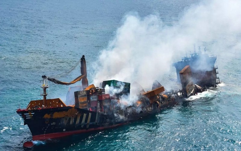 Catastrophe écologique au Sri Lanka : Le porte-conteneur incendié touche le fond de la mer