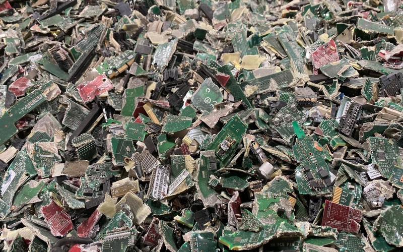 La forte hausse du volume des déchets électroniques met en danger la santé de millions d’enfants, selon l’OMS