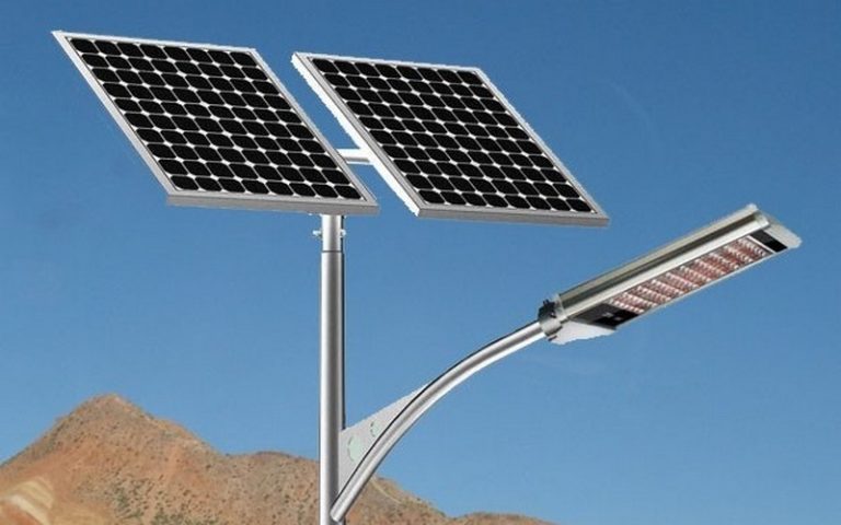 Vers l’acquisition de 115 000 lampadaires solaires pour assurer l’éclairage public au Sénégal