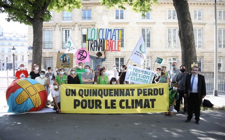 Greenpeace France met en exergue les résultats de la loi Climat