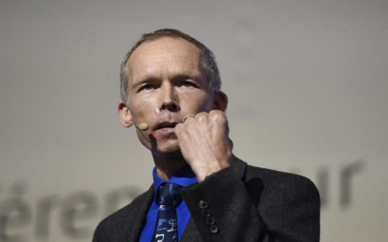 Johan Rockström  invite à « décarboner de toute urgence et de manière très radicale nos sociétés et nos économies »