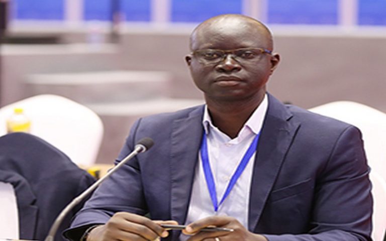 Environnement : les pertes et dommages estimés à 428 milliards de dollars par an d&rsquo;ici à 2030, selon Emmanuel Seck