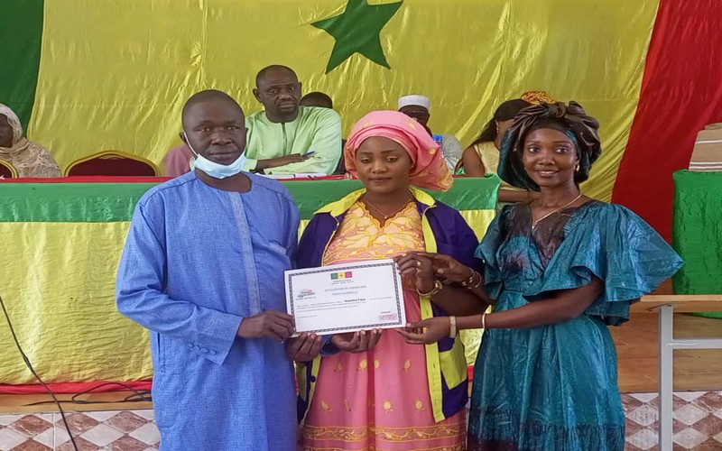 Sénégal : 70 personnes formées sur la technique de recyclage et de fabrication de sac en papier biodégradable à Diourbel