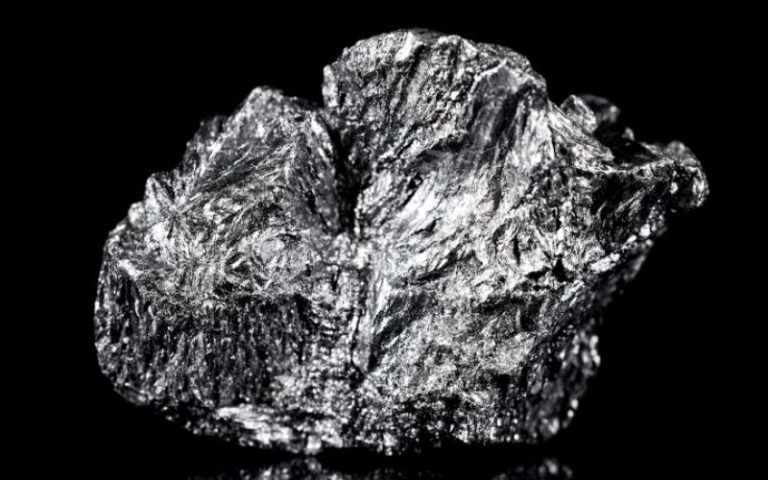 Le Mozambique prévoit de faire entrer son graphite dans la production des batteries électriques de Tesla